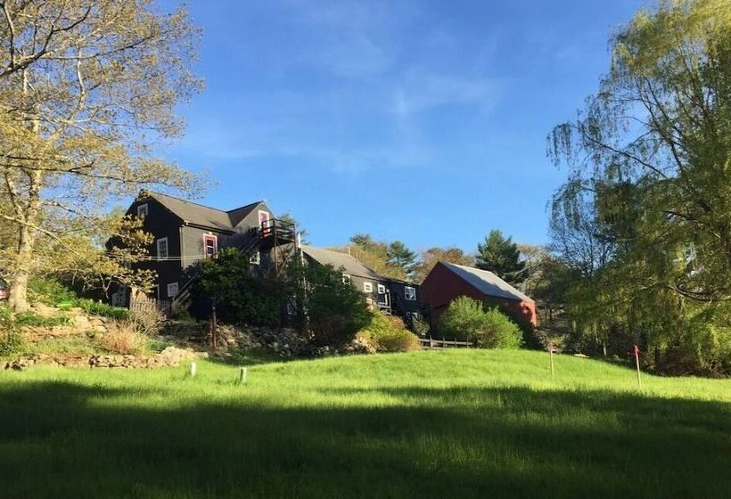 تختخواب و صبحانه The Squire Tarbox Inn