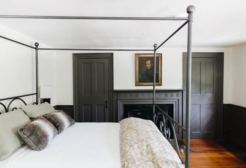 تختخواب و صبحانه The Squire Tarbox Inn