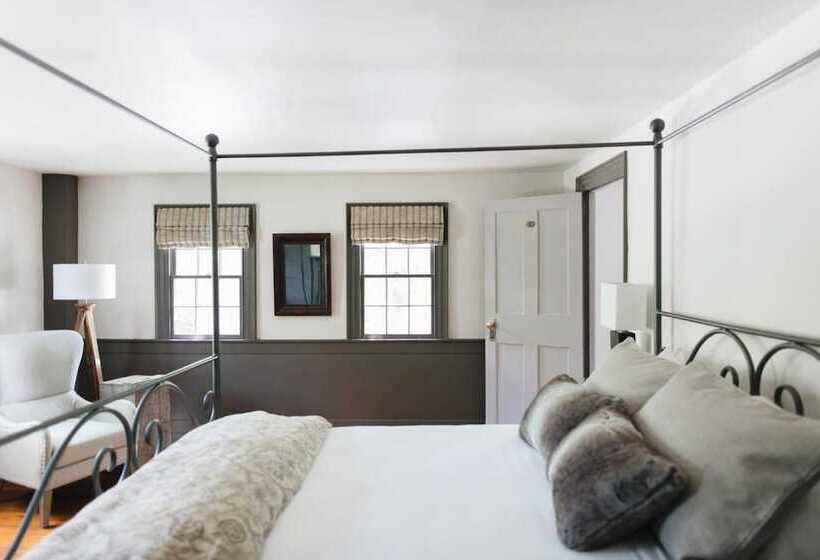 تختخواب و صبحانه The Squire Tarbox Inn