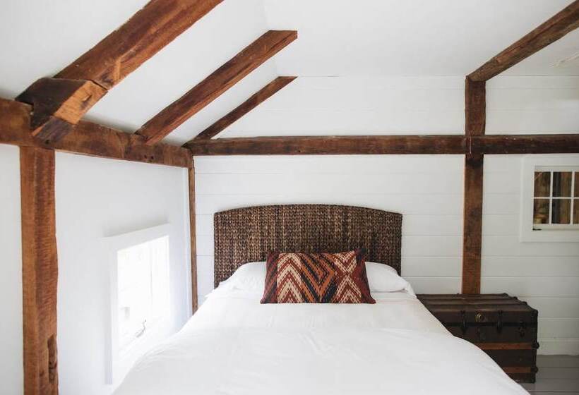 تختخواب و صبحانه The Squire Tarbox Inn