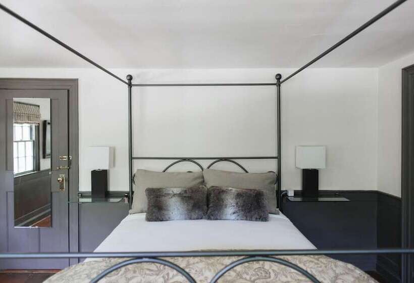 تختخواب و صبحانه The Squire Tarbox Inn
