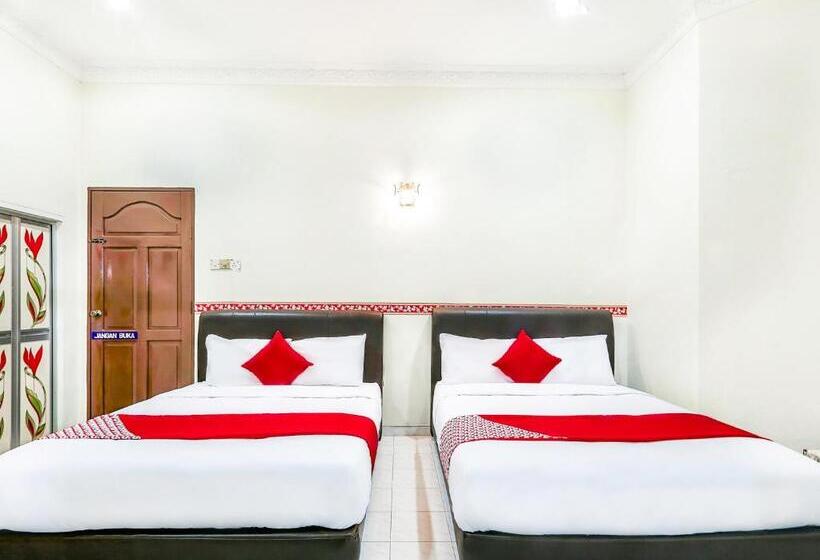 בית מלון כפרי D  Anjung Inn