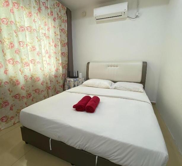 בית מלון כפרי D  Anjung Inn