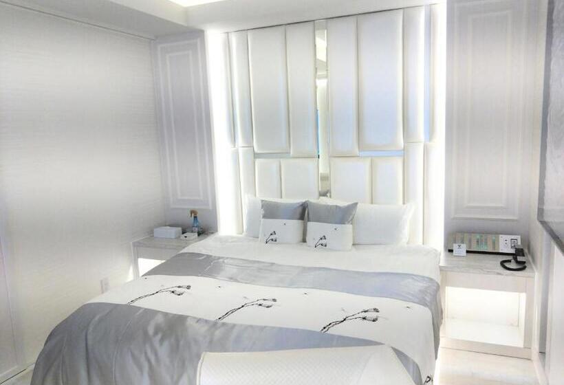 בית מלון כפרי The Graf Matsubara