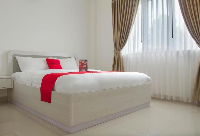 Отель Reddoorz Plus Near Jatinangor Town Square 2