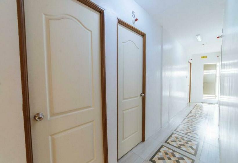هتل Reddoorz At San Antonio Binan Laguna