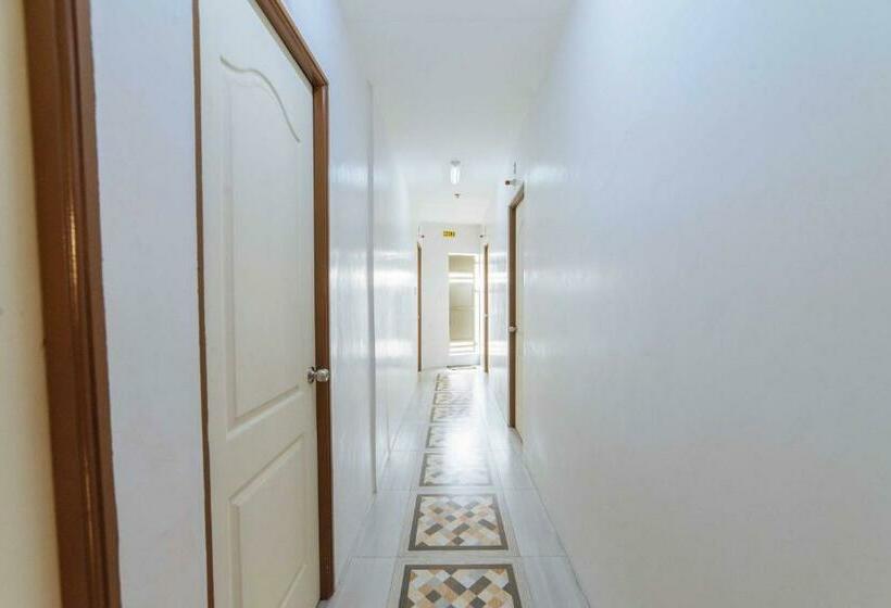 هتل Reddoorz At San Antonio Binan Laguna