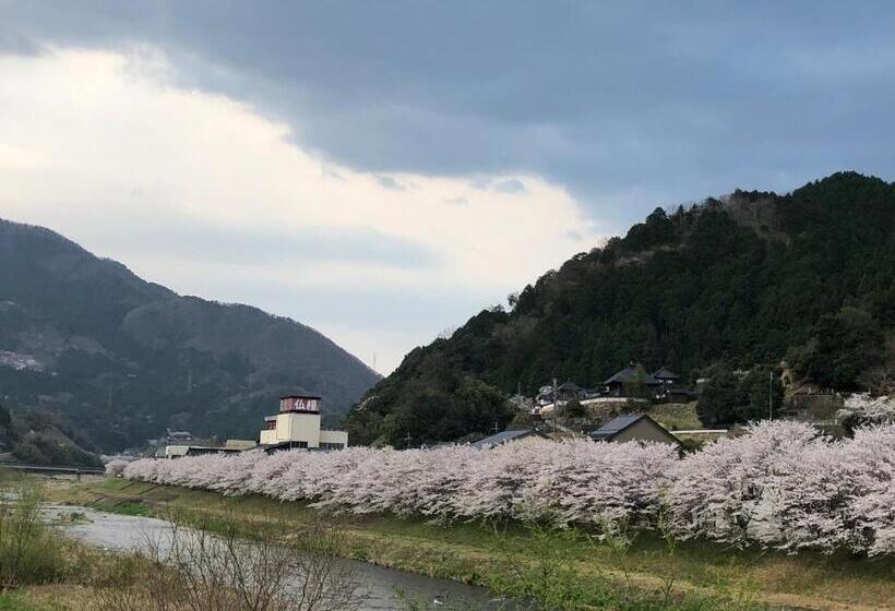 بنسيون Fukunae House Hostel