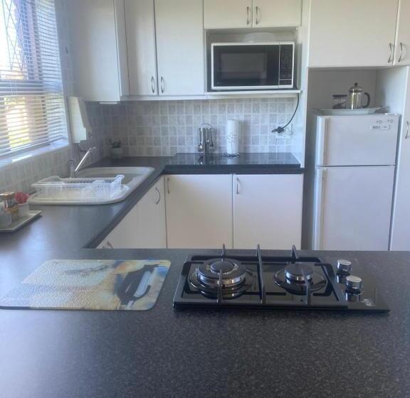 פנסיון Glenelg Road Guesthouse