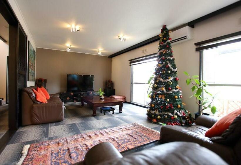 پانسیون Jonni`s Place