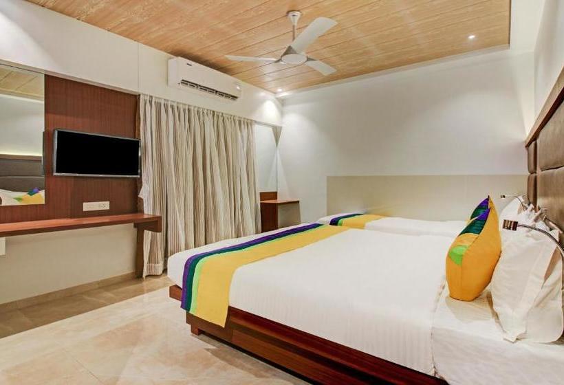 هتل Aarush Inn