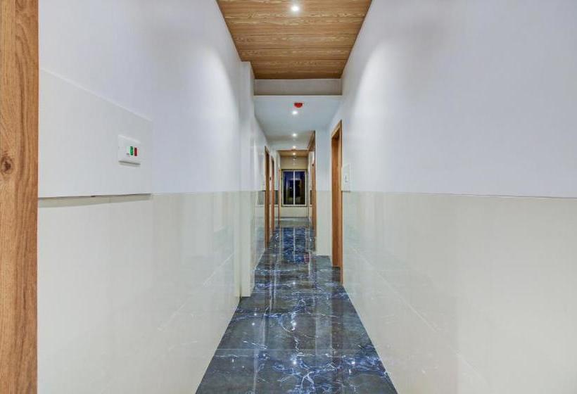 هتل Aarush Inn