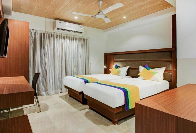 هتل Aarush Inn