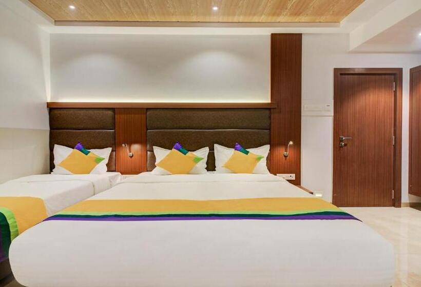هتل Aarush Inn
