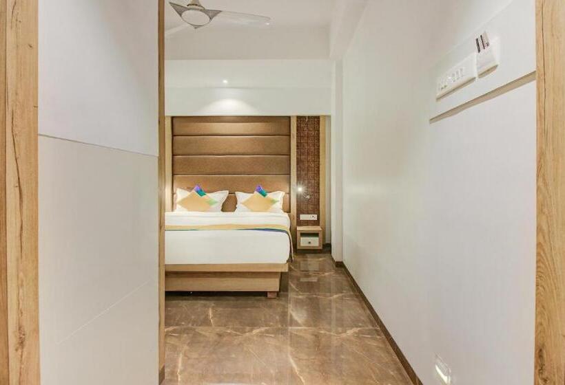 هتل Aarush Inn