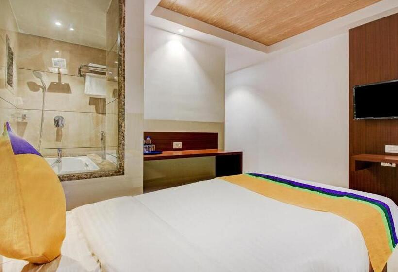 هتل Aarush Inn