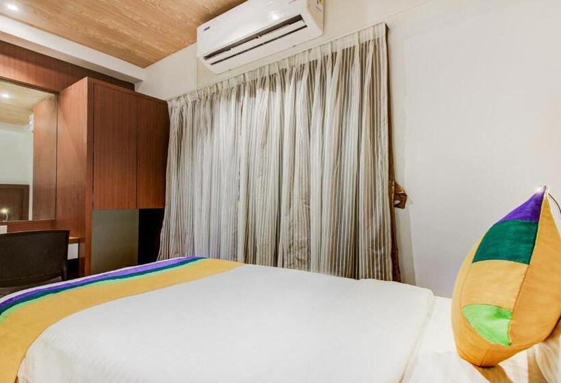 هتل Aarush Inn