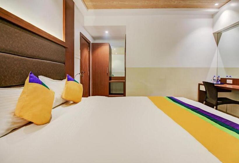 هتل Aarush Inn