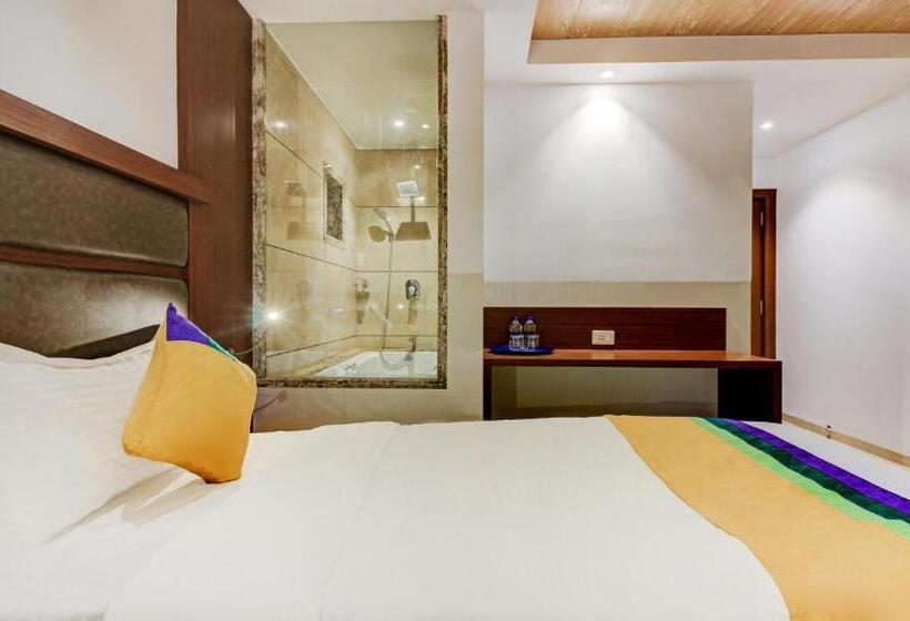 هتل Aarush Inn