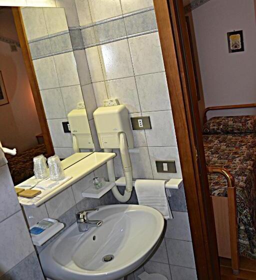 Отель Albergo Due Monti