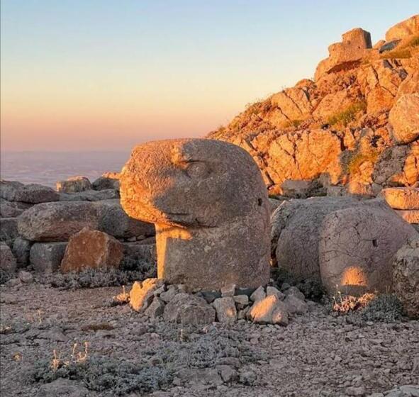 مُتل Nemrut Dağı Işik Pansi̇on