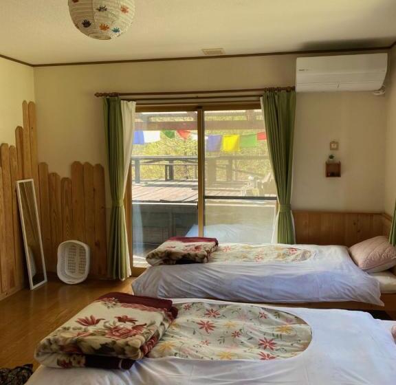 پانسیون Azumino Backpackers 山の風