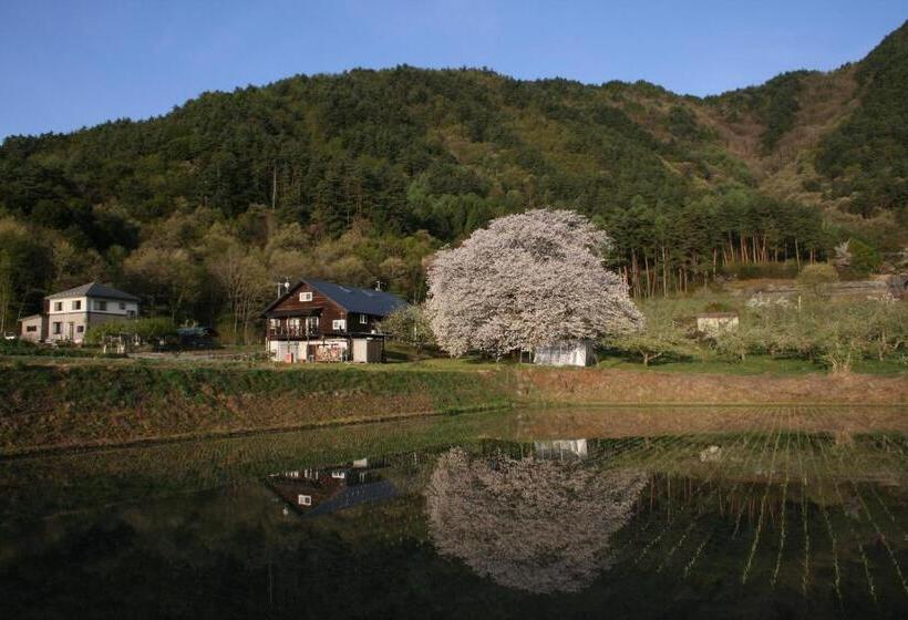 پانسیون Azumino Backpackers 山の風