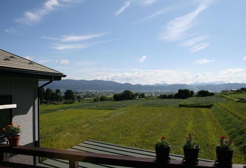 پانسیون Azumino Backpackers 山の風