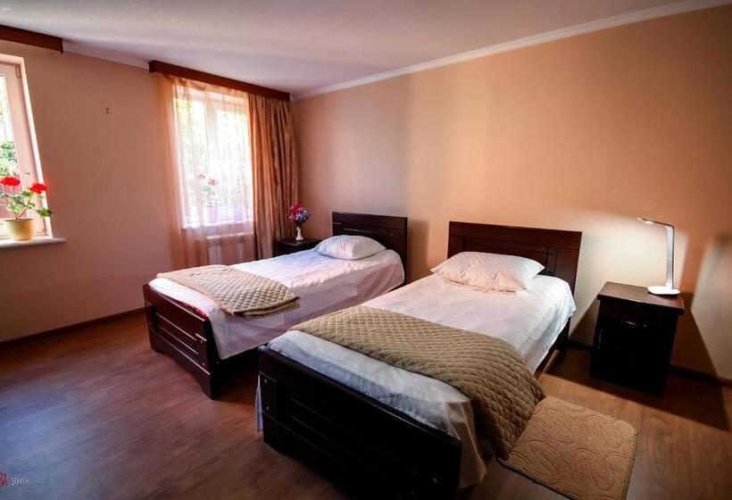 پانسیون Green Garden Guest House