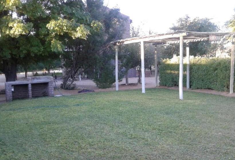 ペンション Kalahari Camelthorn Guesthouse And Camping