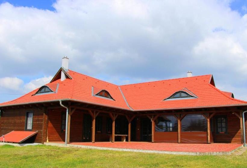 بنسيون Piszkeri Vendégház   Cece