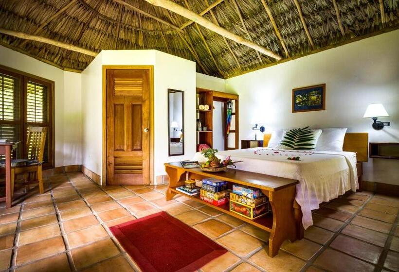 منتجع Tanager Rainforest Lodge