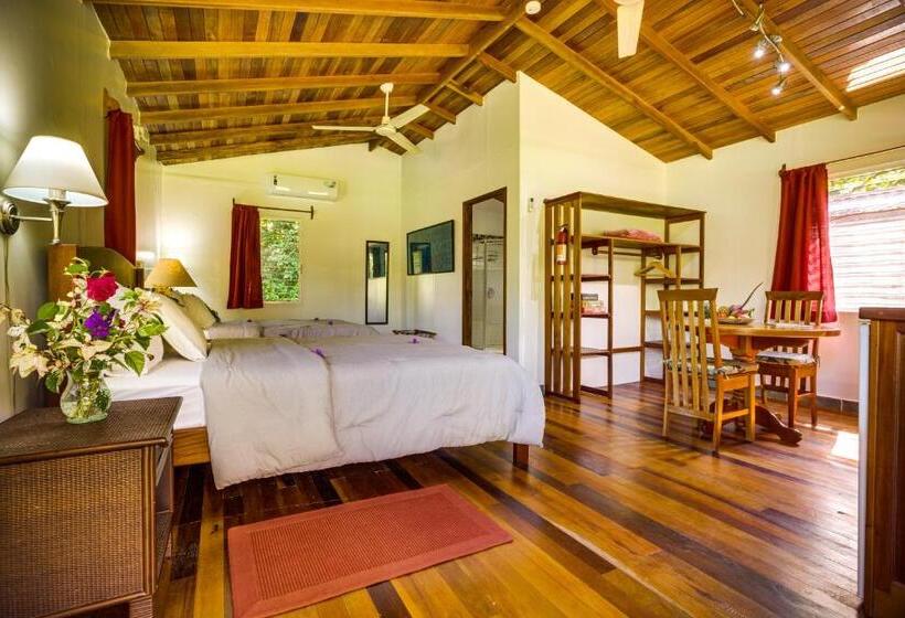 منتجع Tanager Rainforest Lodge