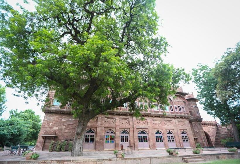 منتجع Welcomheritage Bal Samand Lake Palace