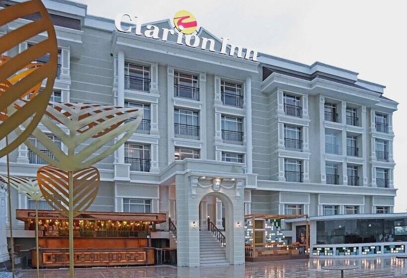 ホテル Clarion Inn Indore