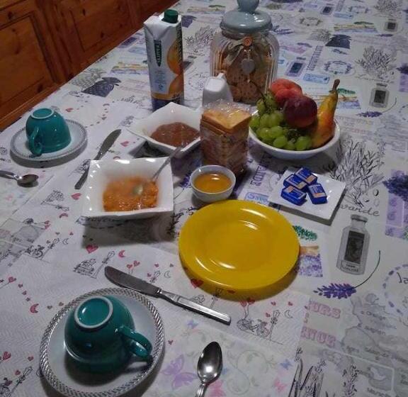 تختخواب و صبحانه Beb Infamiglia
