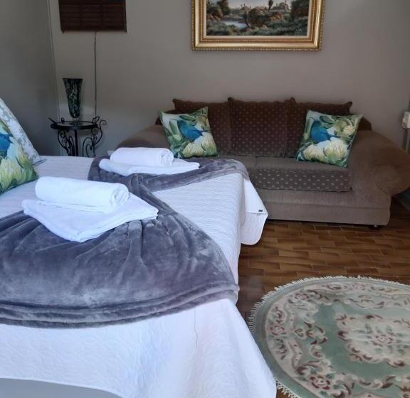 ベッドアンドブレックファースト Fochville Guesthouse