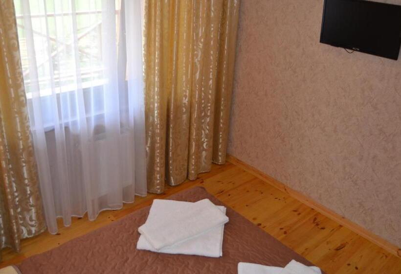 ホテル Bilovoddya