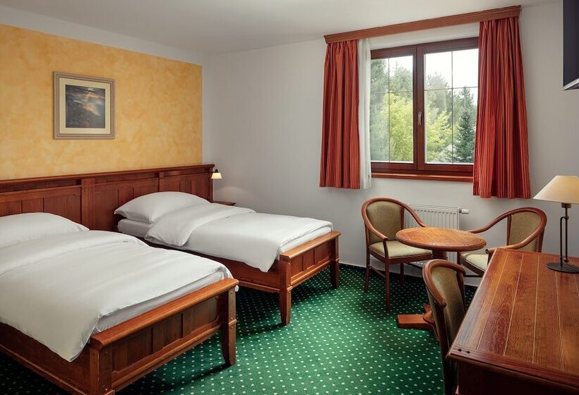 هتل Golf & Spa Kunětická Hora