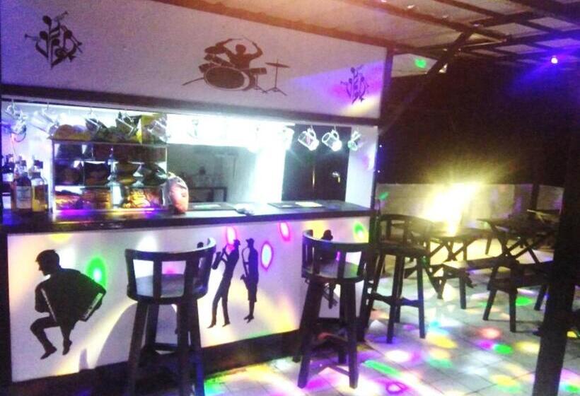 هتل Reddoorz @ Western Highway Lodge
