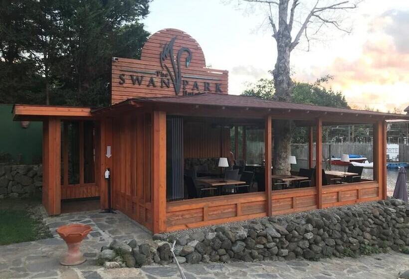 בית מלון כפרי The Swanpark