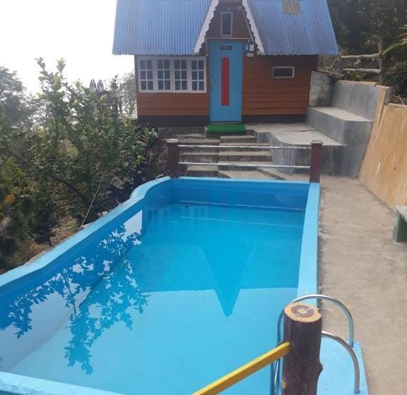 Отель Vamoose Rainbow Valley Resort
