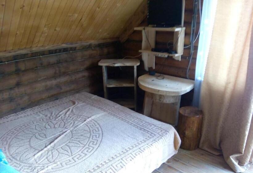 膳宿费 під горбком