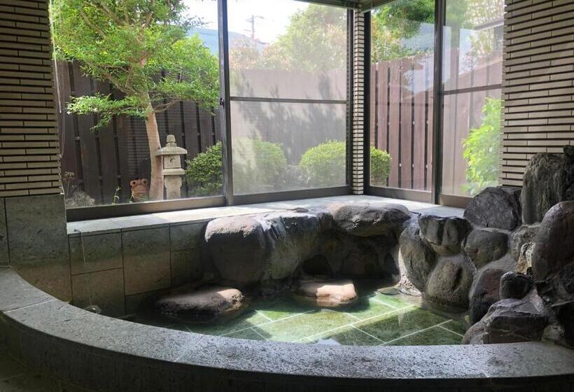 פנסיון 伊道荘園