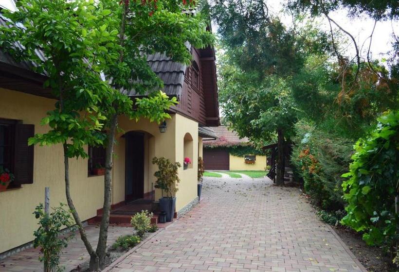 ペンション La Mos Pavel