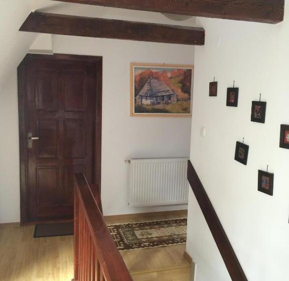 ペンション La Mos Pavel