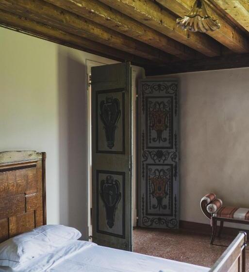 تختخواب و صبحانه Villa Stecchini
