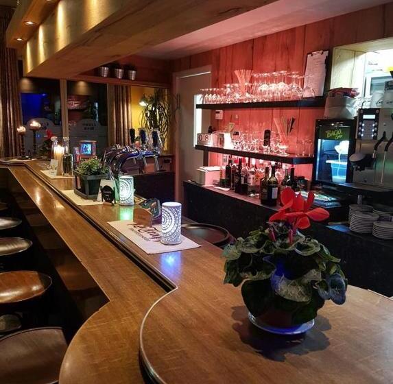 فندق Cafe Knoors Meeks Stein Urmond