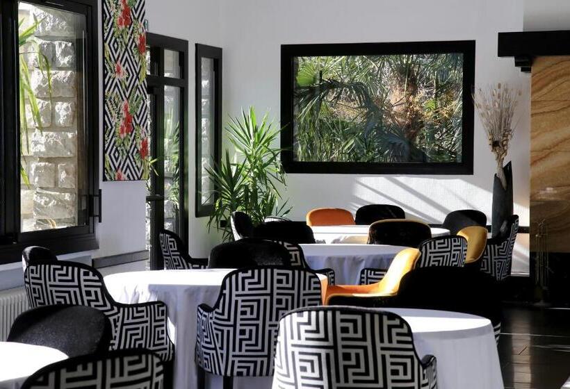 Отель Hôtel Du Barry Resort & Spa