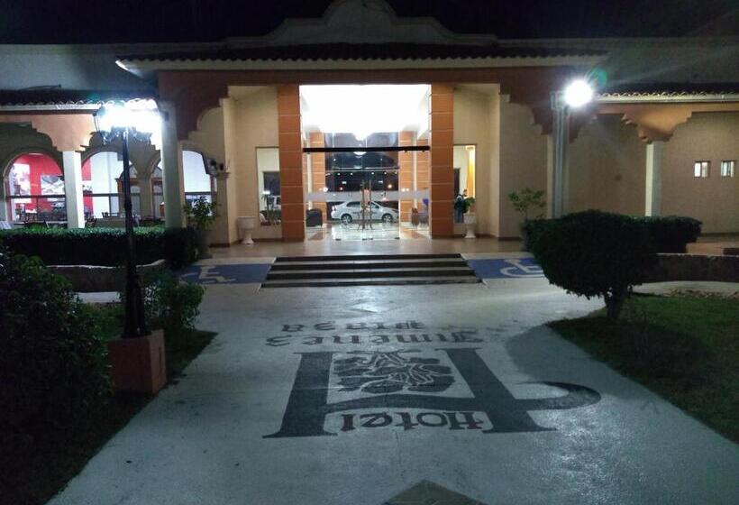 فندق Jiménez Plaza